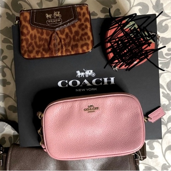 Coach small crossbody pink bag - Picture 2 of 4